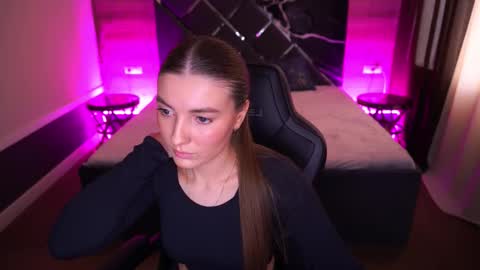 ashleybaee online show from 11-12-25, 01:22