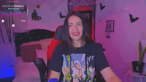 Snapshot of ashleyt1998 chatting on 10-11-25, 01:42 ASHLEY online show from 10-11-25, 01:42
