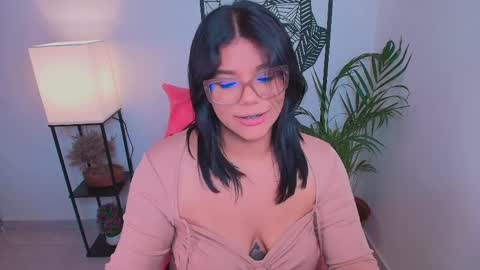 Ashleyy18   online show from 04-11-26, 12:04