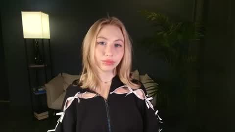 Victoria  online show from 07-29-26, 02:32