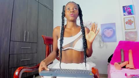 ashly_pink1 online show from 11-01-25, 03:30