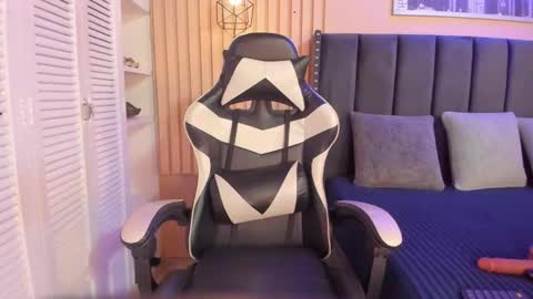 ashlye_miller_ online show from 11-25-25, 04:12