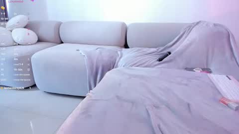 Paula Baleta  online show from 01-18-26, 07:39