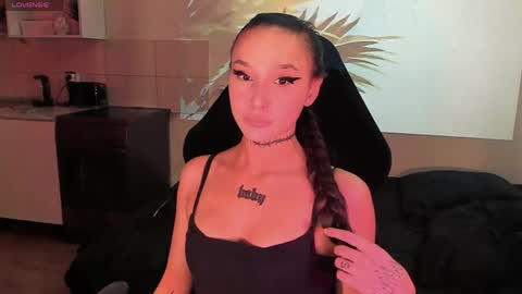 Mila online show from 06-08-26, 05:41