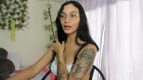 Camila online show from 10-23-25, 06:50