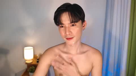 Snapshot of asian_cutiebaexx chatting on 05-07-26, 01:33 Pat online show from 05-07-26, 01:33