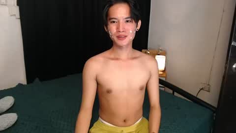 Snapshot of asian_cutiebaexx chatting on 06-18-26, 04:00 Pat online show from 06-18-26, 04:00