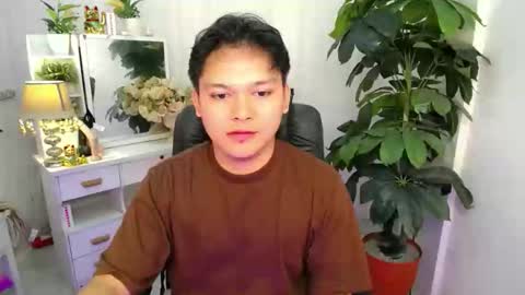 asian_handsomexx online show from 11-05-25, 12:27