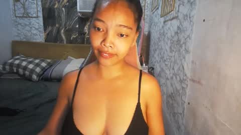 Snapshot of asian_janeth chatting on 04-25-26, 11:24 im janeth single mom online show from 04-25-26, 11:24