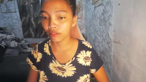Snapshot of asian_janeth chatting on 04-29-26, 11:44 im janeth single mom online show from 04-29-26, 11:44