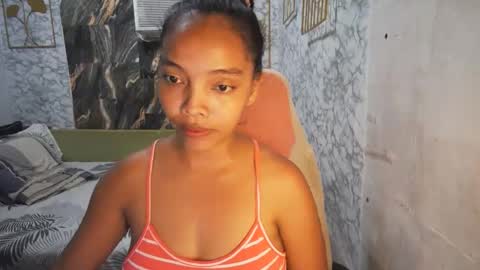 Snapshot of asian_janeth chatting on 05-05-26, 01:57 im janeth single mom online show from 05-05-26, 01:57