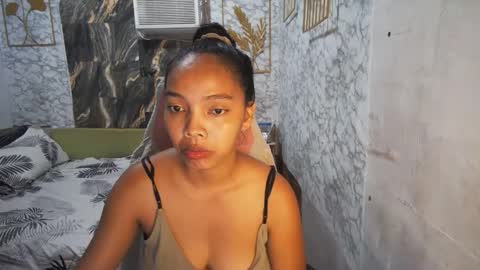 Snapshot of asian_janeth chatting on 05-07-26, 12:27 im janeth single mom online show from 05-07-26, 12:27