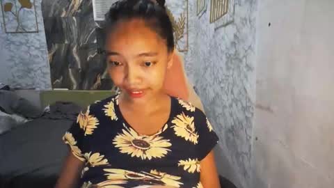 Snapshot of asian_janeth chatting on 05-09-26, 12:05 im janeth single mom online show from 05-09-26, 12:05