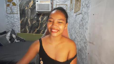 Snapshot of asian_janeth chatting on 05-09-26, 10:37 im janeth single mom online show from 05-09-26, 10:37