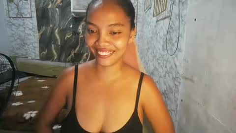 Snapshot of asian_janeth chatting on 05-27-26, 01:57 im janeth single mom online show from 05-27-26, 01:57
