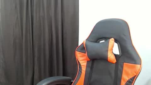 Snapshot of asian_kristellex chatting on 10-26-25, 09:04 KRISTELLE online show from 10-26-25, 09:04