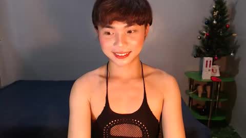 Snapshot of asian_reyshell chatting on 10-07-25, 01:36 Reyshell online show from 10-07-25, 01:36
