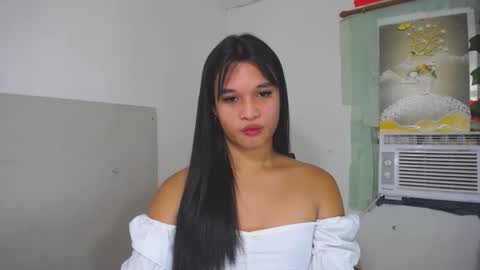 Snapshot of asian_yannie chatting on 10-09-25, 11:03 Yan online show from 10-09-25, 11:03