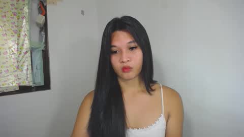 Snapshot of asian_yannie chatting on 11-07-25, 09:09 Yan online show from 11-07-25, 09:09