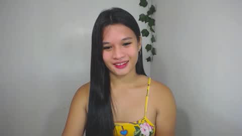 Snapshot of asian_yannie chatting on 11-23-25, 10:09 Yan online show from 11-23-25, 10:09