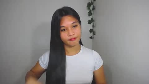 Snapshot of asian_yannie chatting on 11-27-25, 07:16 Yan online show from 11-27-25, 07:16