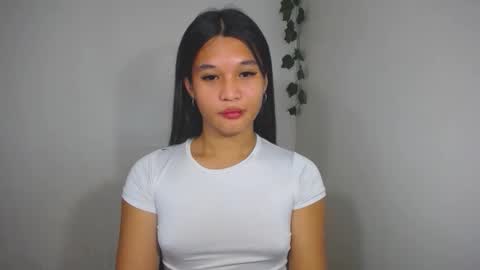 Snapshot of asian_yannie chatting on 12-02-25, 03:40 Yan online show from 12-02-25, 03:40