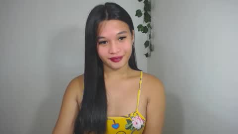 Snapshot of asian_yannie chatting on 12-04-25, 10:51 Yan online show from 12-04-25, 10:51