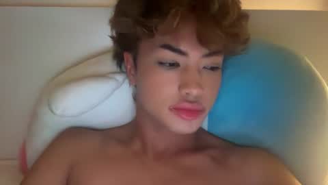 Snapshot of asianboyjerkz chatting on 06-17-26, 02:25 asianboyjerkz online show from 06-17-26, 02:25