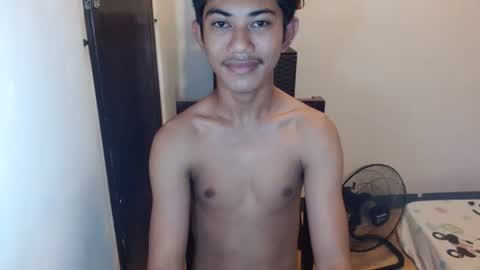 Snapshot of asiancockhero22 chatting on 12-28-24, 11:59 HERO online show from 12-28-24, 11:59