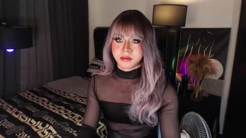 kylie online show from 10-10-25, 12:37