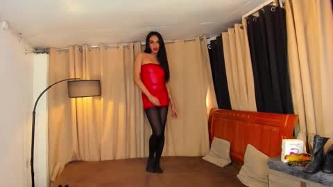 Snapshot of asianhugecockjulia1 chatting on 12-15-24, 04:18 JULIA online show from 12-15-24, 04:18