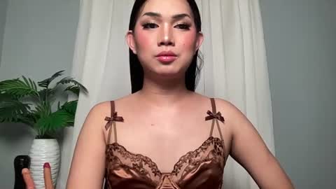 Lily online show from 06-24-26, 10:47