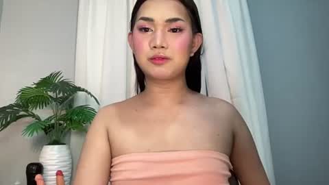 Lily online show from 07-05-26, 11:23