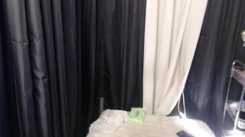 asiantwink_ariel19 online show from 01-15-26, 12:48