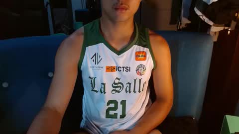 Snapshot of asianxx_edrian chatting on 03-09-26, 01:31 Edrian online show from 03-09-26, 01:31