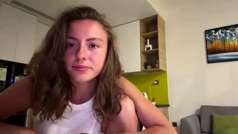 Snapshot of asleyfabello chatting on 06-21-26, 11:35 Monica online show from 06-21-26, 11:35