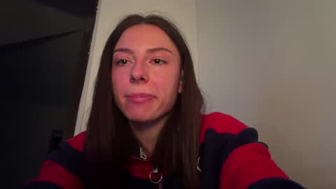 Snapshot of asleyfabello chatting on 07-24-26, 02:31 Monica online show from 07-24-26, 02:31
