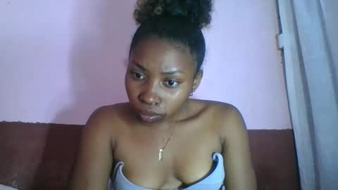 asmiraa online show from 11-28-25, 03:47