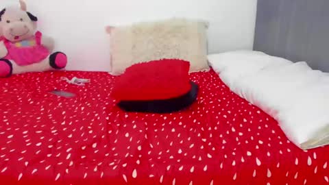 instagramsoofiaa giraldo online show from 12-14-24, 11:01