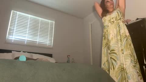 danni travis online show from 07-30-26, 09:03