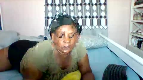 Snapshot of assqueen4 chatting on 04-30-26, 07:20 FLORAH DANIEL online show from 04-30-26, 07:20