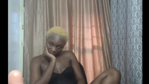 Snapshot of assy_girl25 chatting on 05-21-26, 07:04 Assy girl25 online show from 05-21-26, 07:04