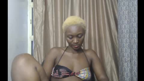 Snapshot of assy_girl25 chatting on 05-29-26, 07:06 Assy girl25 online show from 05-29-26, 07:06