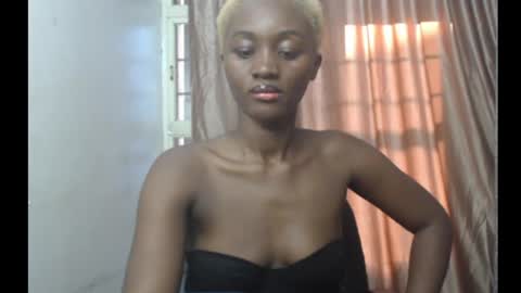 Snapshot of assy_girl25 chatting on 05-31-26, 07:15 Assy girl25 online show from 05-31-26, 07:15