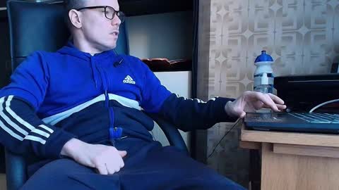 Snapshot of asterion51 chatting on 12-21-25, 02:57 asterion51 online show from 12-21-25, 02:57