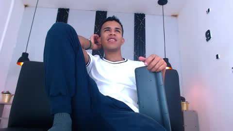 Aston  online show from 04-09-26, 04:12