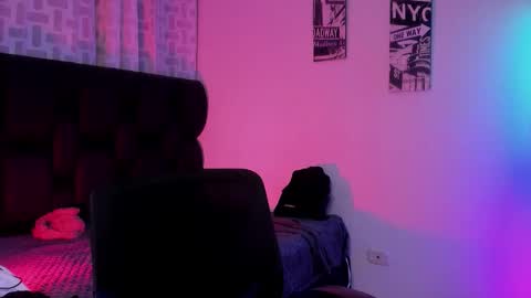 Snapshot of astonhills chatting on 10-11-25, 02:22 astonhills online show from 10-11-25, 02:22