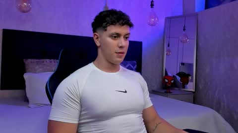 Snapshot of astonhills chatting on 04-15-26, 01:01 astonhills online show from 04-15-26, 01:01