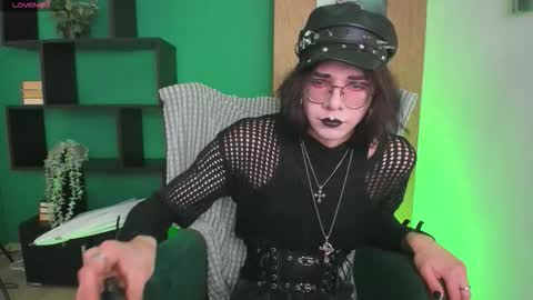 Snapshot of astortepes chatting on 10-30-25, 10:49 A S T O R online show from 10-30-25, 10:49