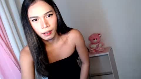 Snapshot of astraea_xxx chatting on 07-19-26, 10:57 Anna online show from 07-19-26, 10:57